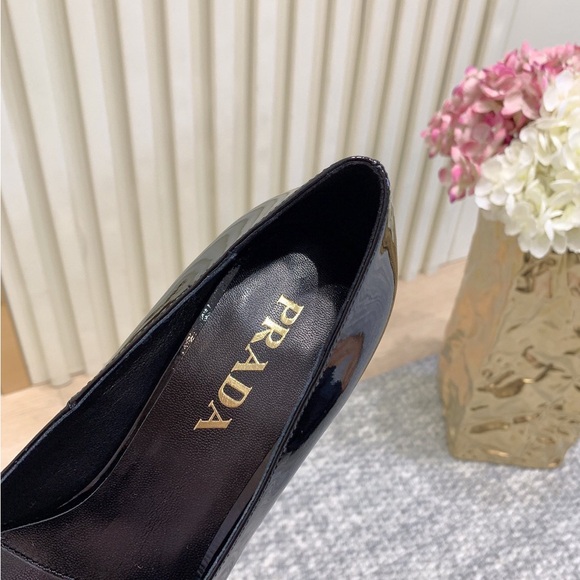 Prada Women\'s Glossy Black Heels main image 6